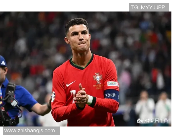 从贫民窟到绿茵传奇：C罗奋斗之路与成长背后的故事