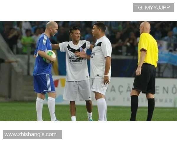 足球球星怒吼背后的力量与激情：从场上到场下的心路历程