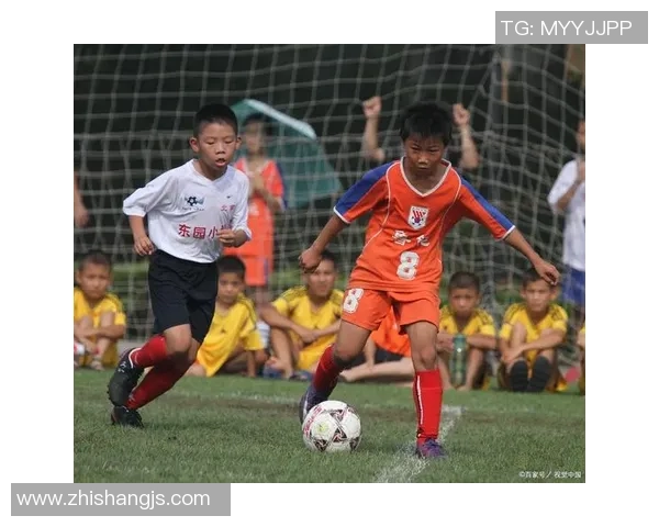 打羽毛球的足球球星:那些在绿茵场上驰骋却也爱羽球的球员们 打羽毛球的足球球星:那些在绿茵场上驰骋却也爱羽球的球员们